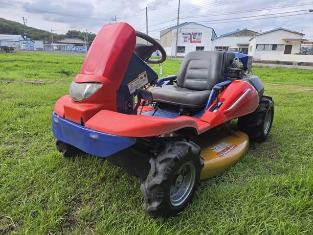 乗用草刈機 CM225 写真２
