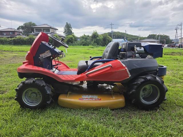 乗用草刈機 CM225 写真３