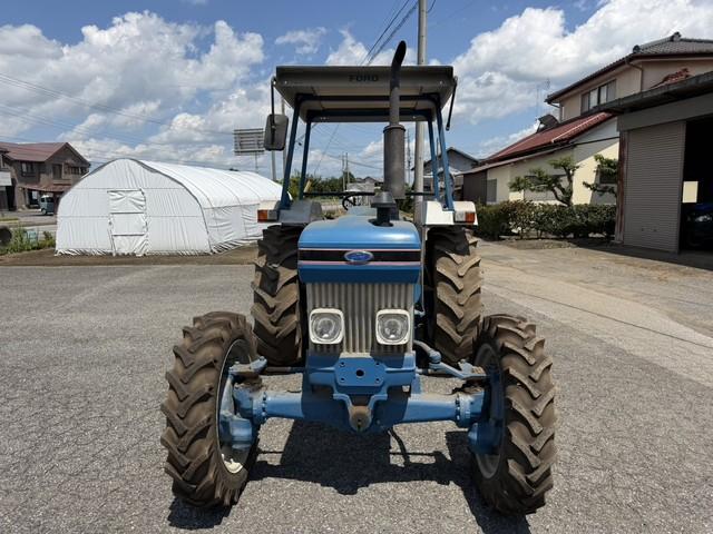 トラクター 4610 写真５