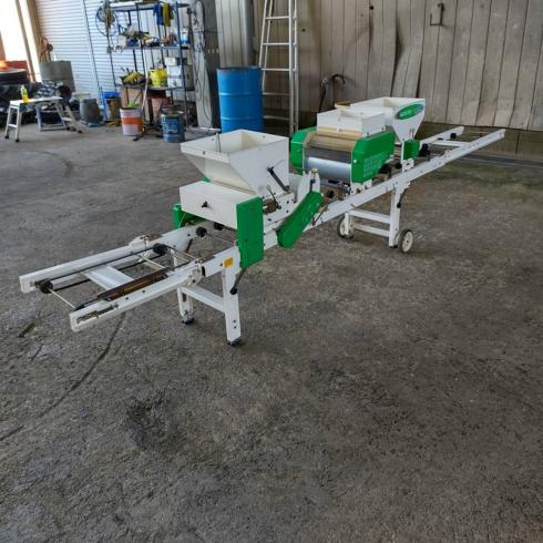 スズテック 播種機 写真