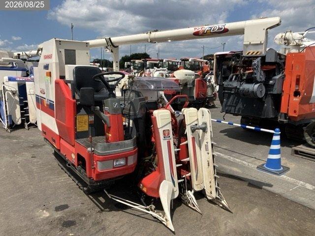 ヤンマー コンバイン 写真