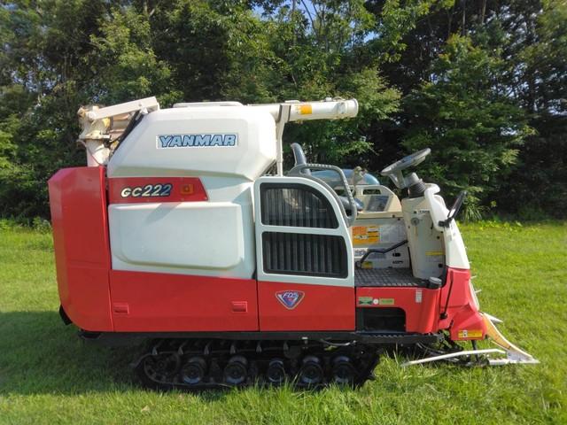 コンバイン GC222 写真２