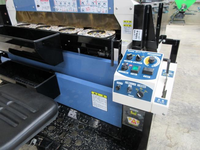 ニンニク植付機 NU425 写真８