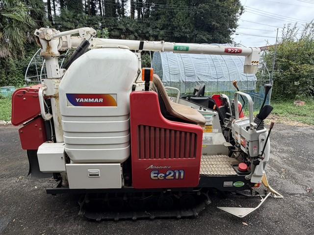 コンバイン ER211 写真２