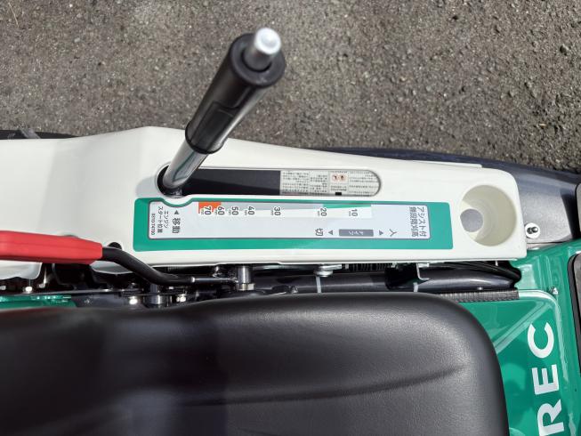 乗用草刈機 RM832A 写真３