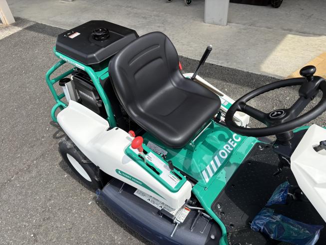 乗用草刈機 RM832A 写真６