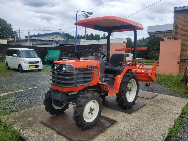 トラクター B72(16.5馬力) 写真２