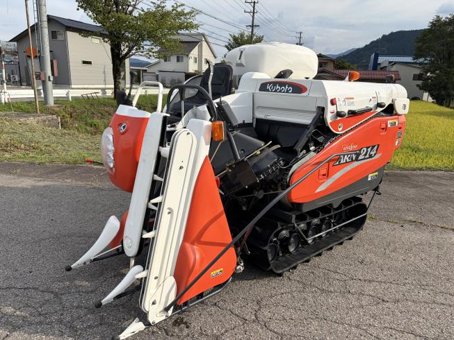 クボタ コンバイン 写真