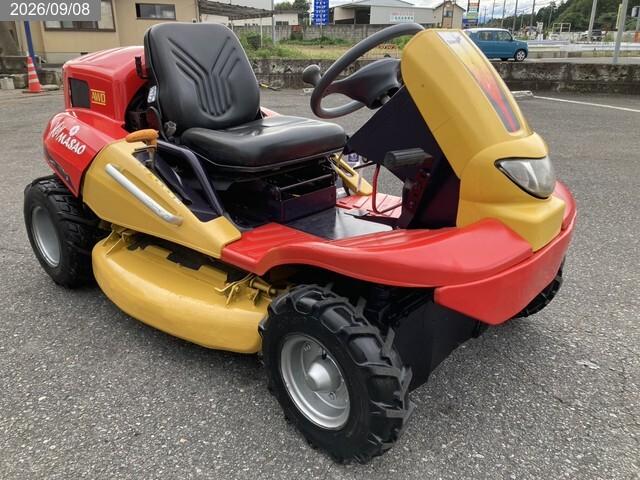 チクスイ 乗用草刈機 写真