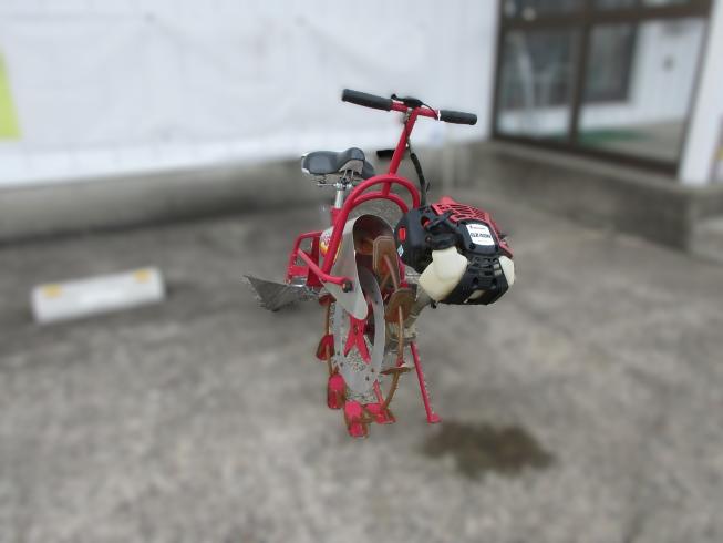 オータケ 乗用溝切機 写真