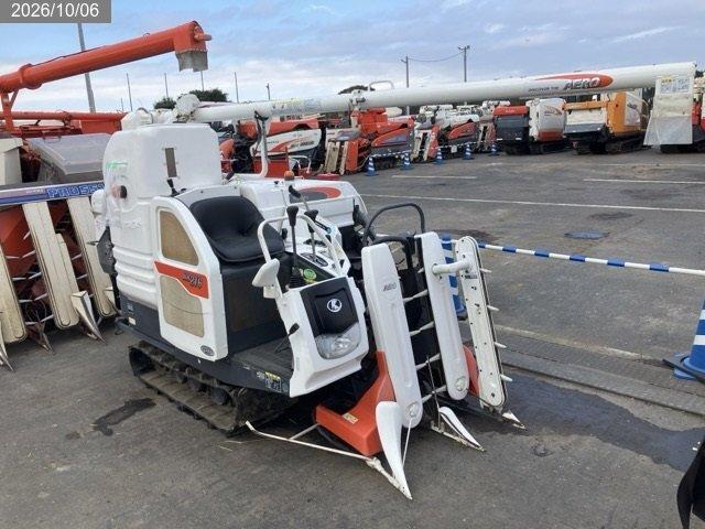 クボタ コンバイン 写真