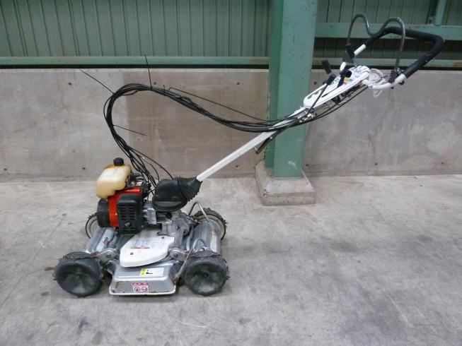 オーレック 草刈機 写真