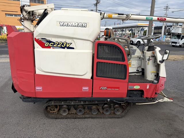 コンバイン GC223V 写真２
