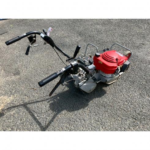 草刈機 AZ660 写真３