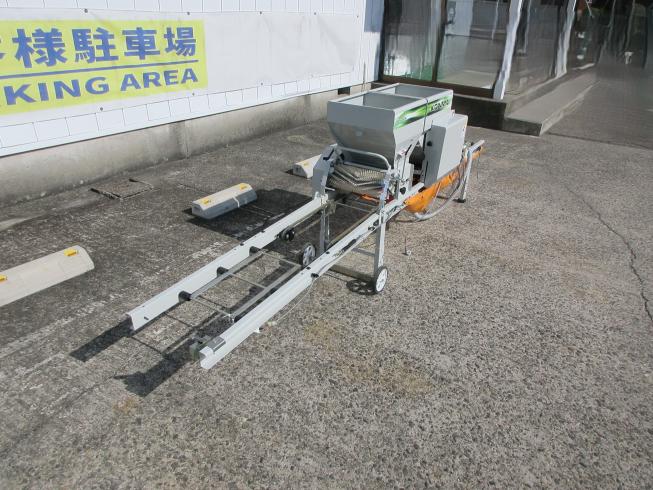 コンマ 播種機 写真