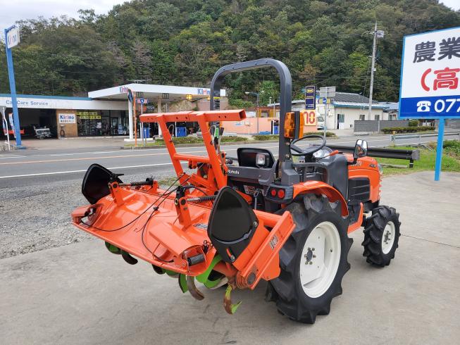 トラクター KB20 写真４