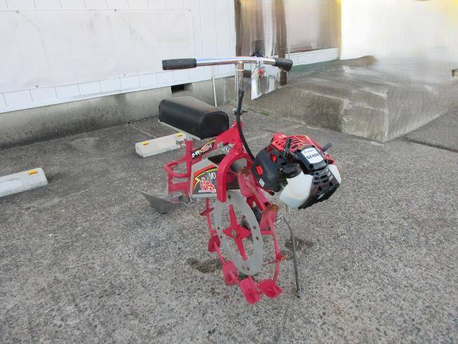 オータケ 乗用溝切機 写真