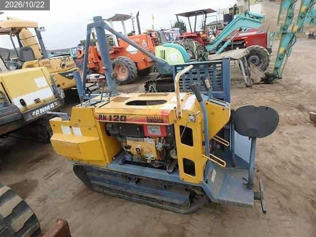 ウィンブルヤマグチ 林内作業車 写真